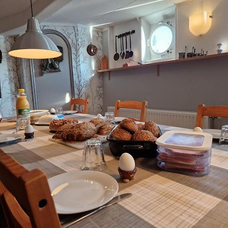 Bed and Breakfast De Logeerboot Dordrecht Exterior foto