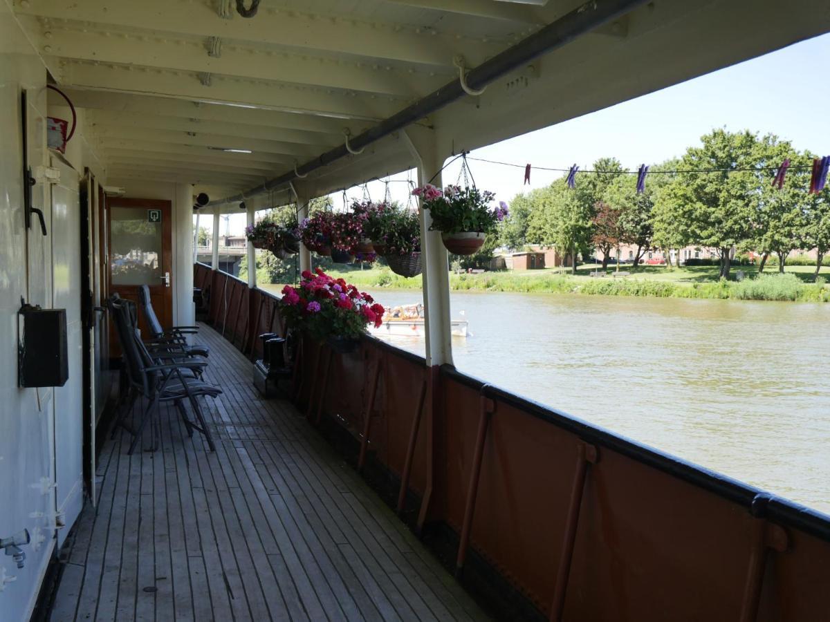 Bed and Breakfast De Logeerboot Dordrecht Exterior foto