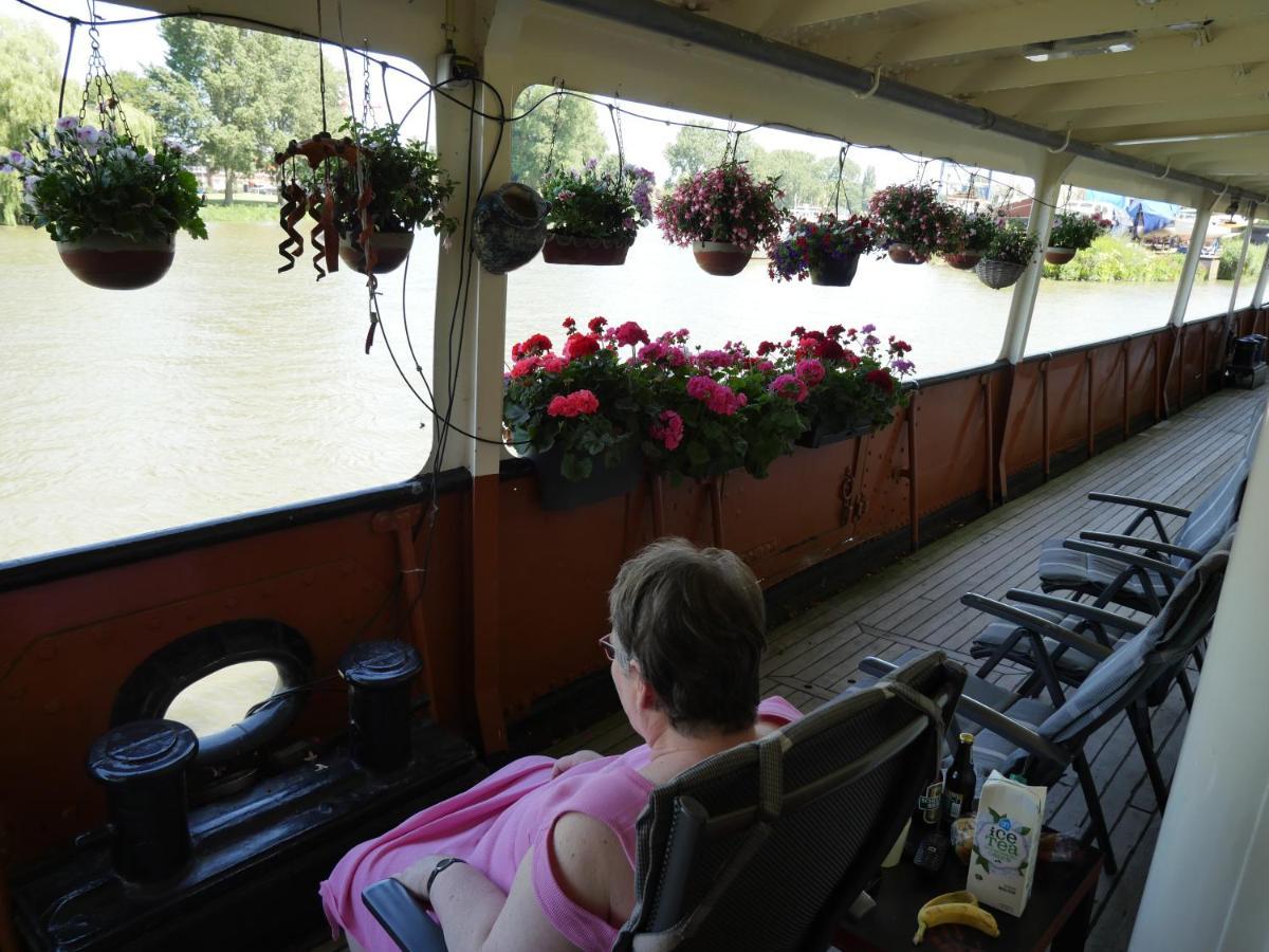 Bed and Breakfast De Logeerboot Dordrecht Exterior foto