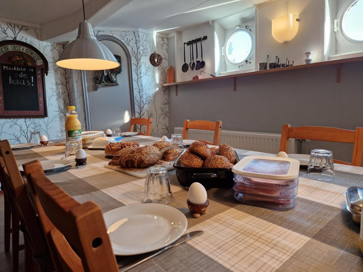Bed and Breakfast De Logeerboot Dordrecht Exterior foto